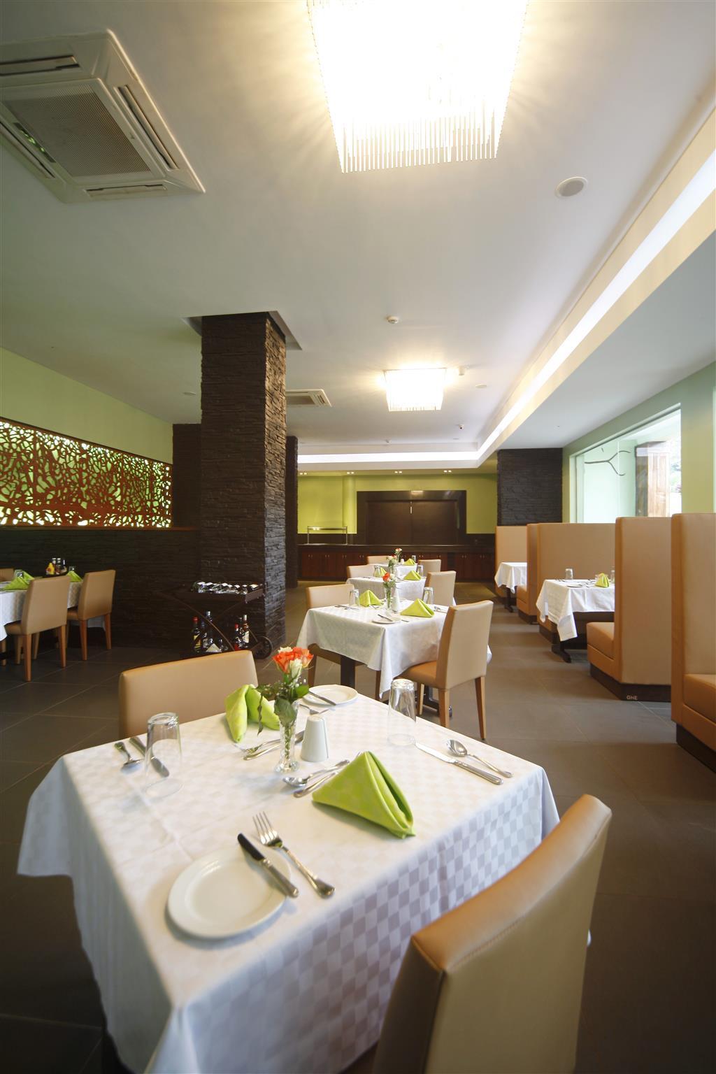 Best Western Premier Garden Hotel Entebbe Extérieur photo