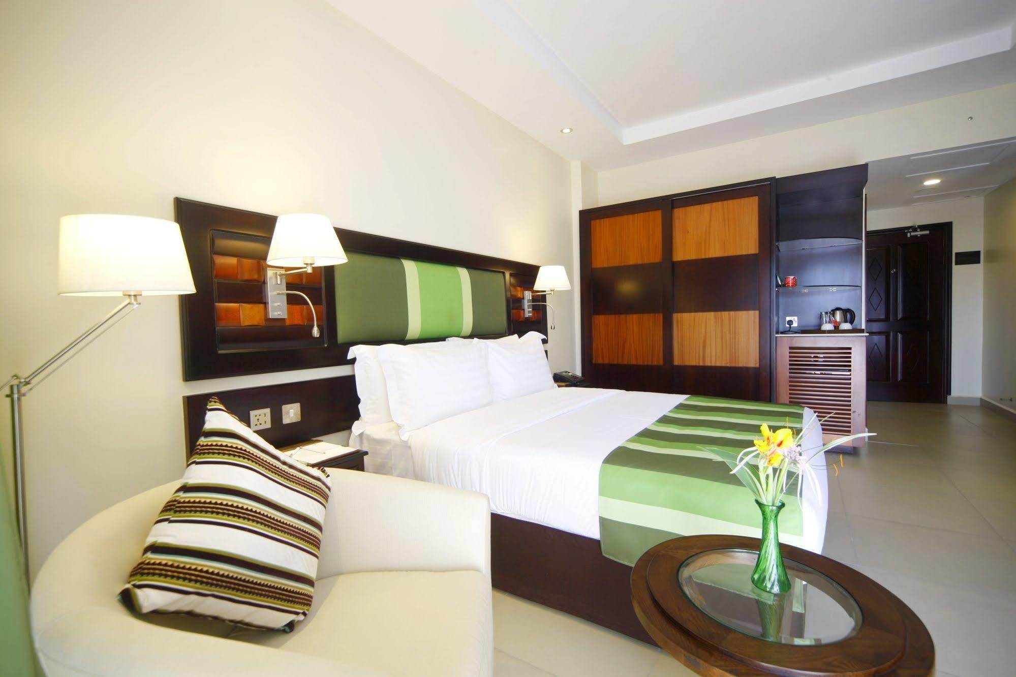 Best Western Premier Garden Hotel Entebbe Extérieur photo